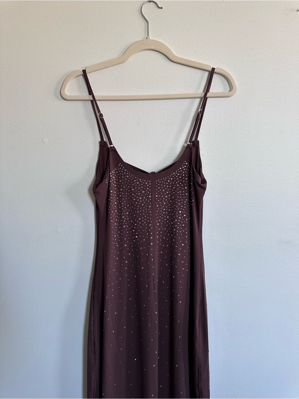 SKIMS Swarovski dress in Cocoa - Picture 9 of 9